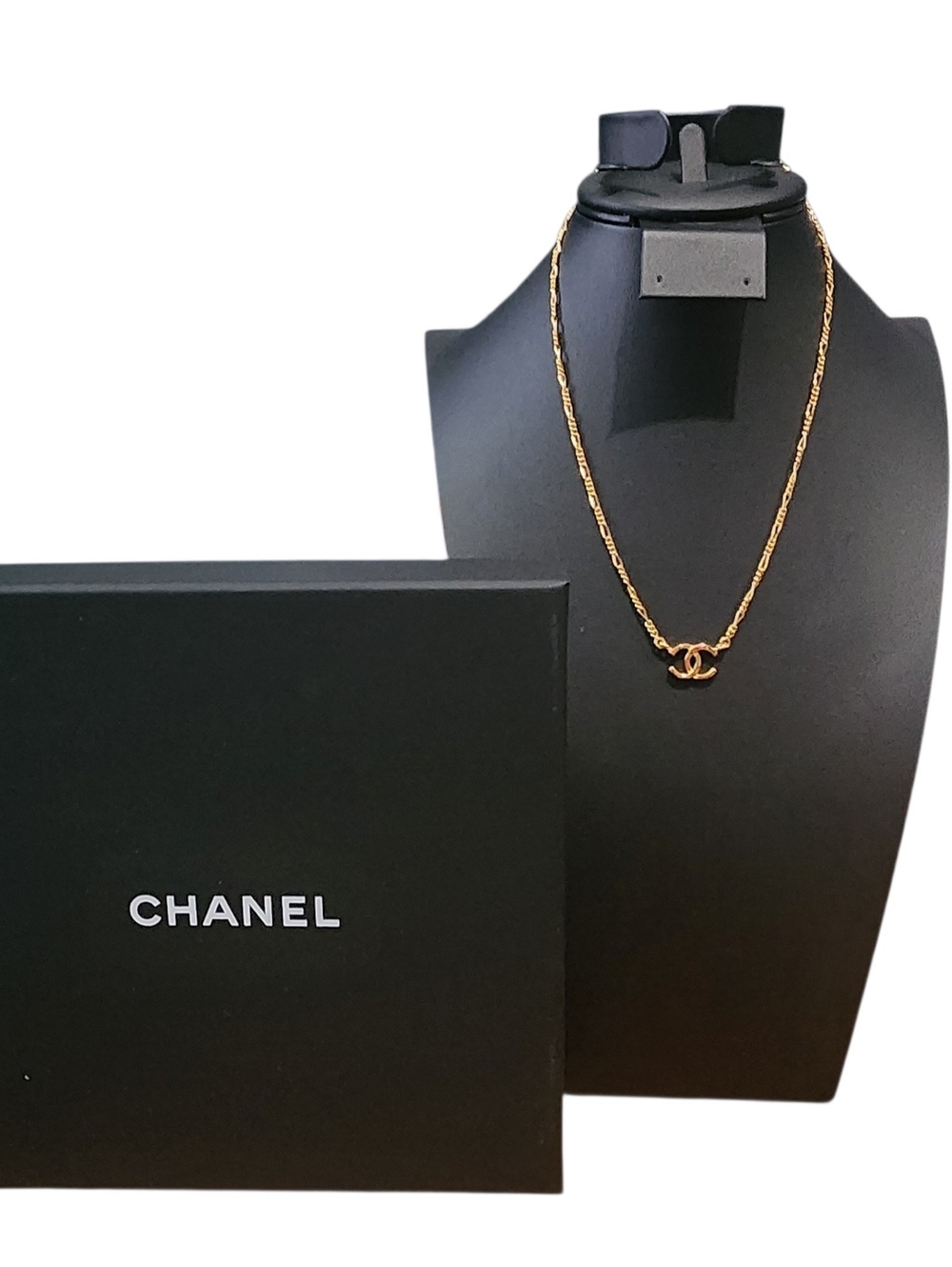 LIKE NEW Chanel Gold-Tone  CC Logo Necklace Giftable 🎁 complete with Box.